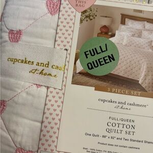 Cupcakes and Cashmere full/queen Valentine’s Day Heart Cotton Quilt and Shams